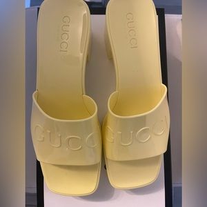 Gucci Rubber slide sandal . New w no tag . Patel yellow rubber . Made in Italy